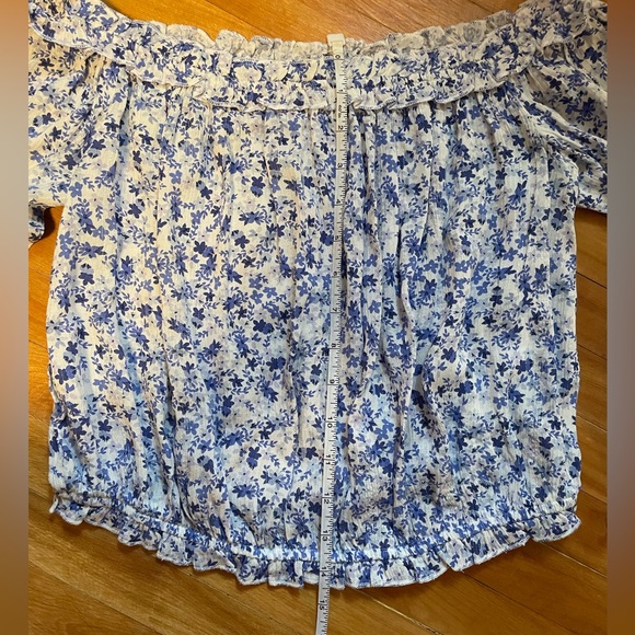 Printed off the shoulder Top - Picture 7 of 9